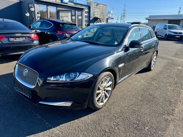 Jaguar XF Sportbrake 2.2 D Autom.Navi-Leder-Bi-Xenon