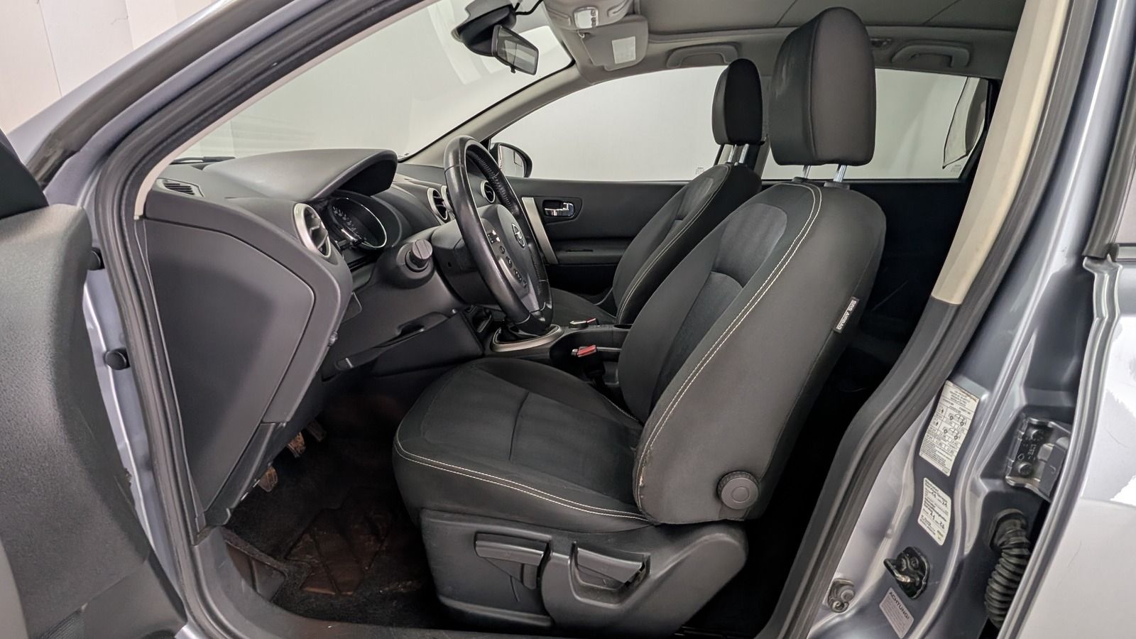 Fahrzeugabbildung Nissan Qashqai+2 2.0i 4x4 * AHK * Navi * Pano Acenta 7-
