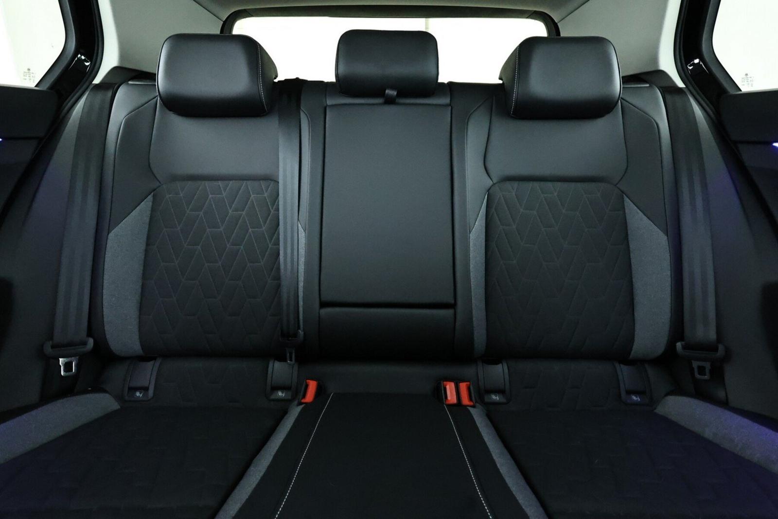 Volkswagen Golf VIII 2.0 TDI Energy Navi ACC AHK RFK LED, миниатюра 16