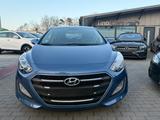 Hyundai i30 blue Edition 2.Hand Tuv neu 1.Jahr Garantie - gebrauchte Hyundai i30 aus dem Jahr 2015