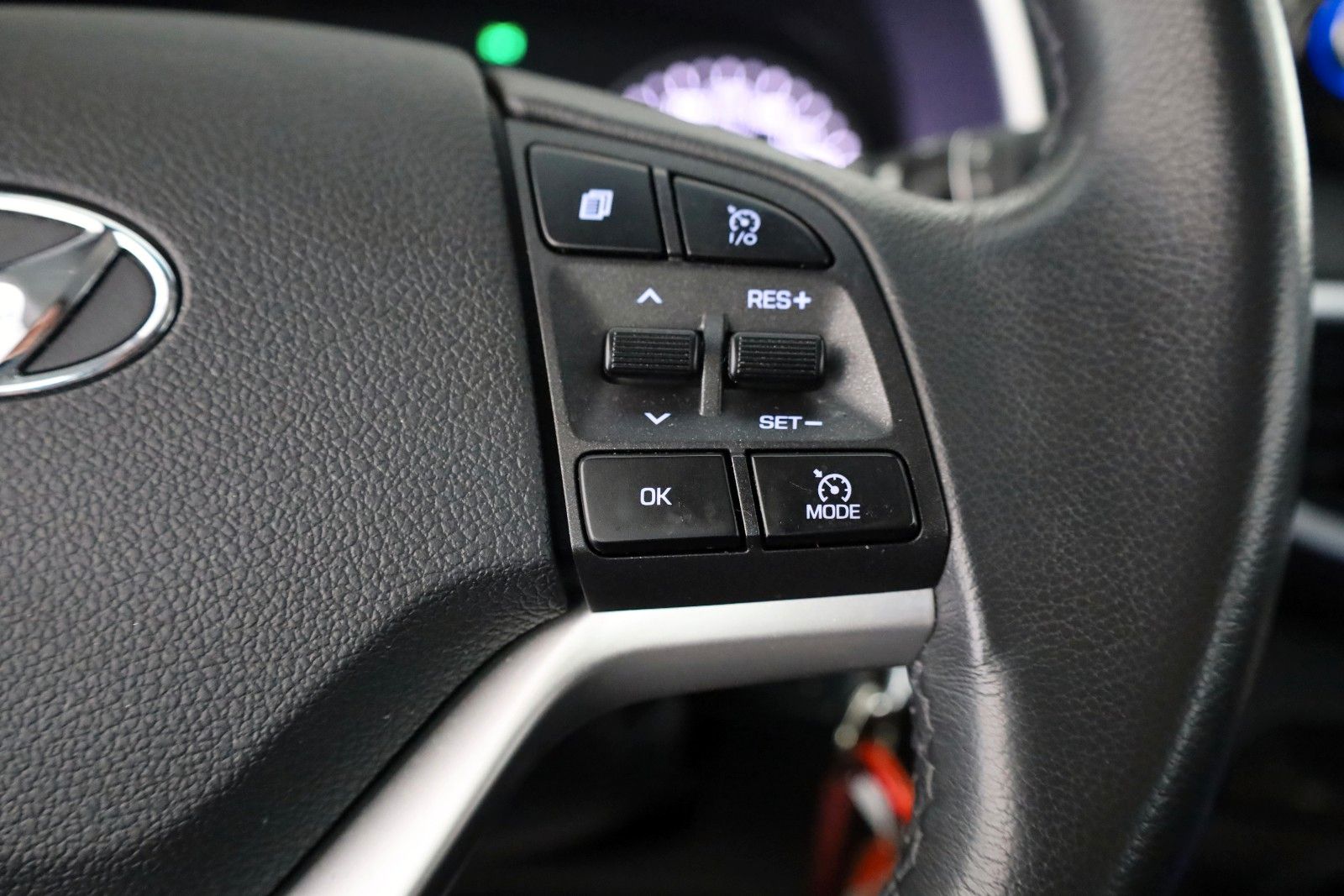 Fahrzeugabbildung Hyundai Tucson Advantage 2WD Navi,LED,SH,Kamera,SR+WR