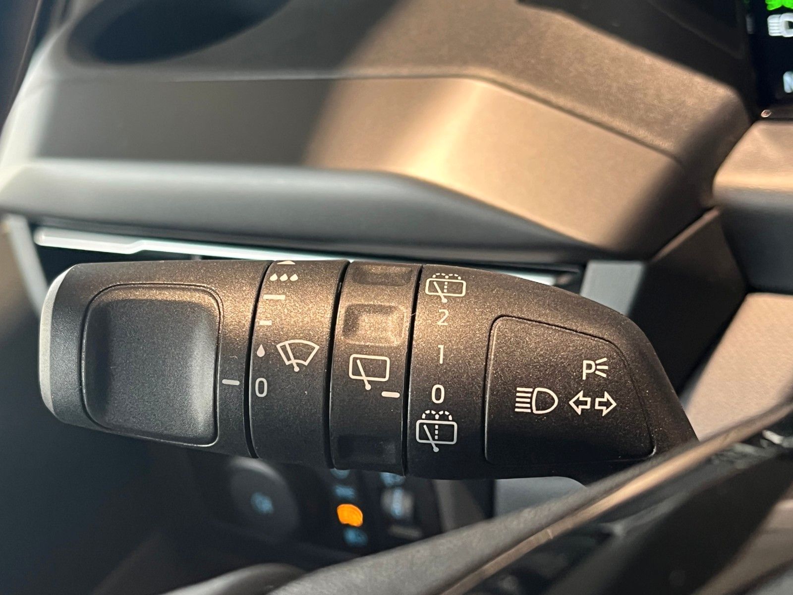 Fahrzeugabbildung Ford Tourneo Custom L1 Titanium AWD Automatik mit AHK
