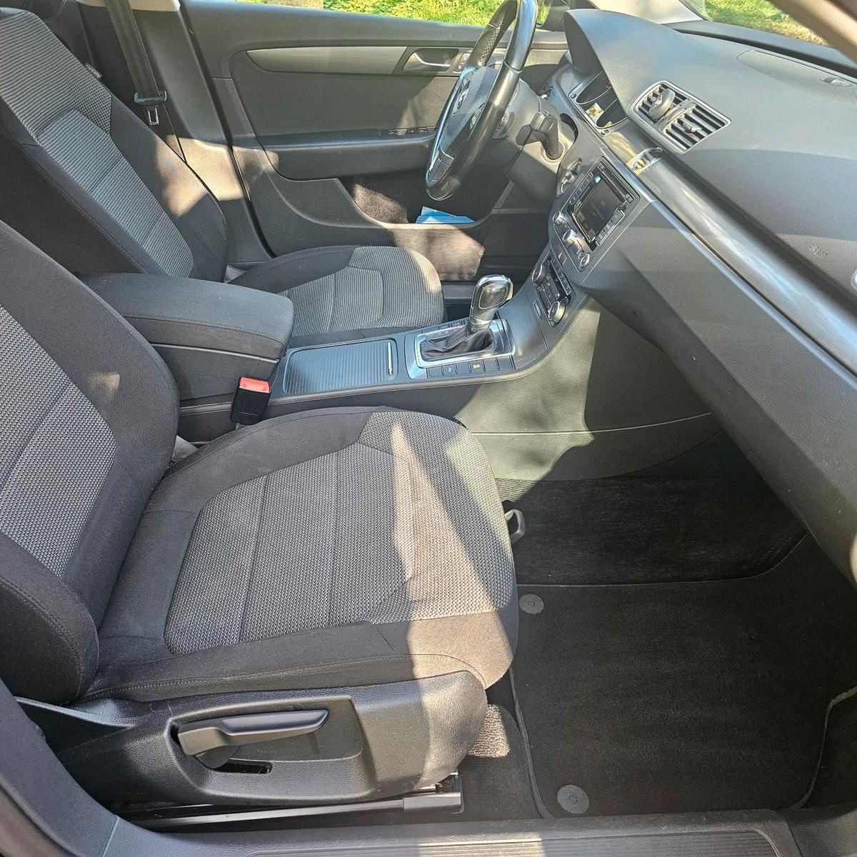 Volkswagen Passat 2011 — photo 8