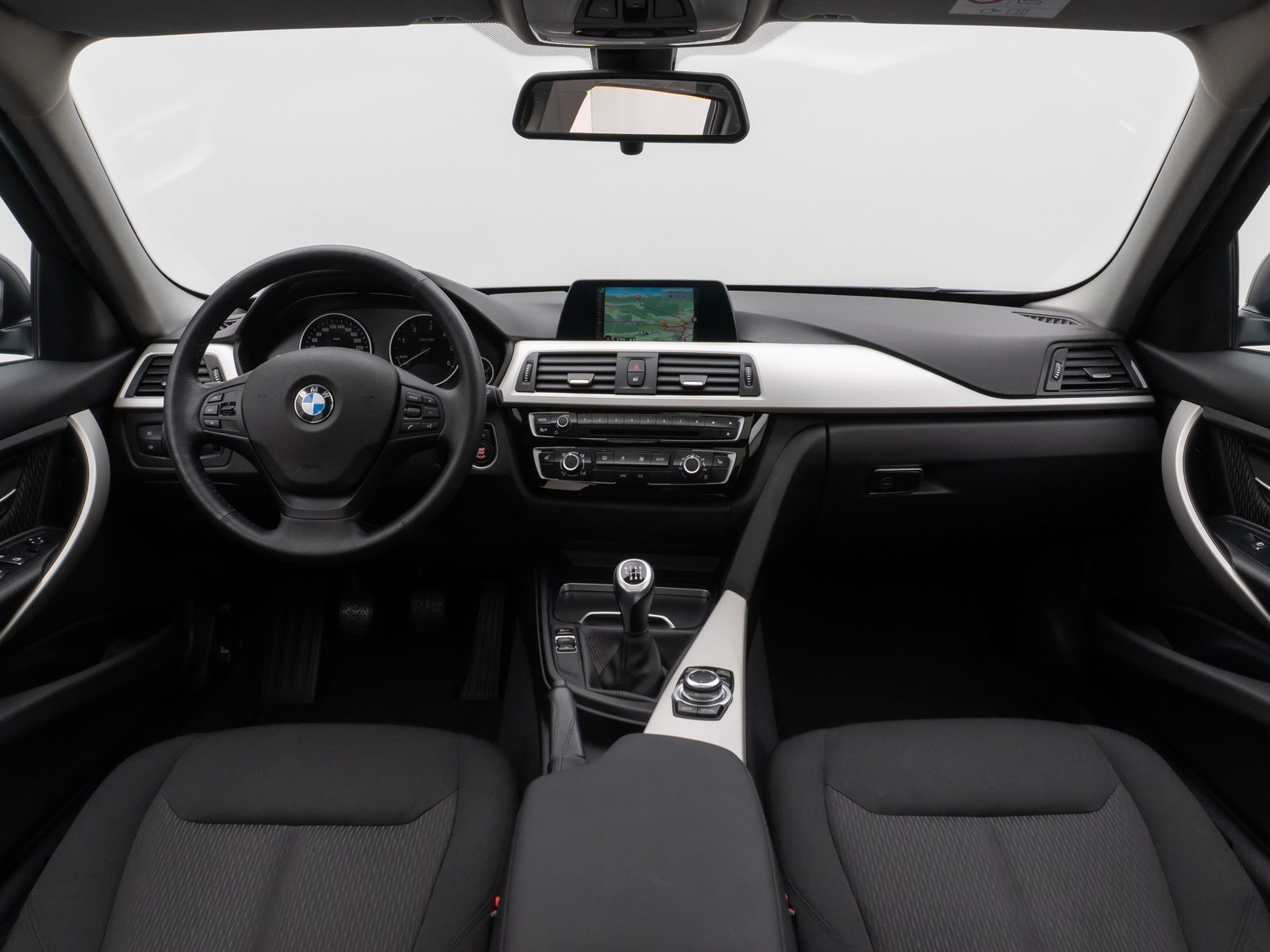 Fahrzeugabbildung BMW 320d xD Advantage Panorama Lordos AHK PDChint.