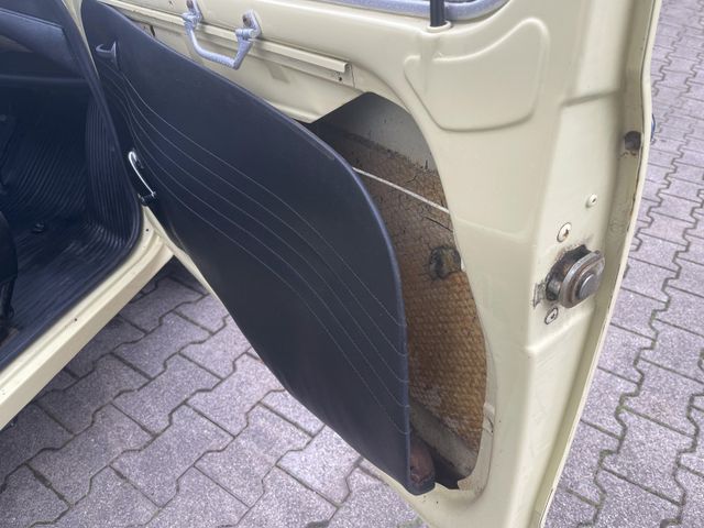 Seat 600-L Turismo *mtl. 95€*