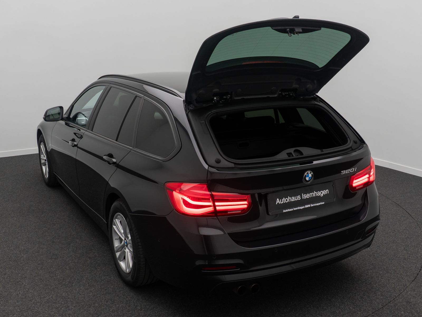 Fahrzeugabbildung BMW 320i GeschwindigReg ParkAss DAB H/K FernlichtAss