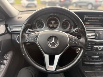 Mercedes E 300 - 12
