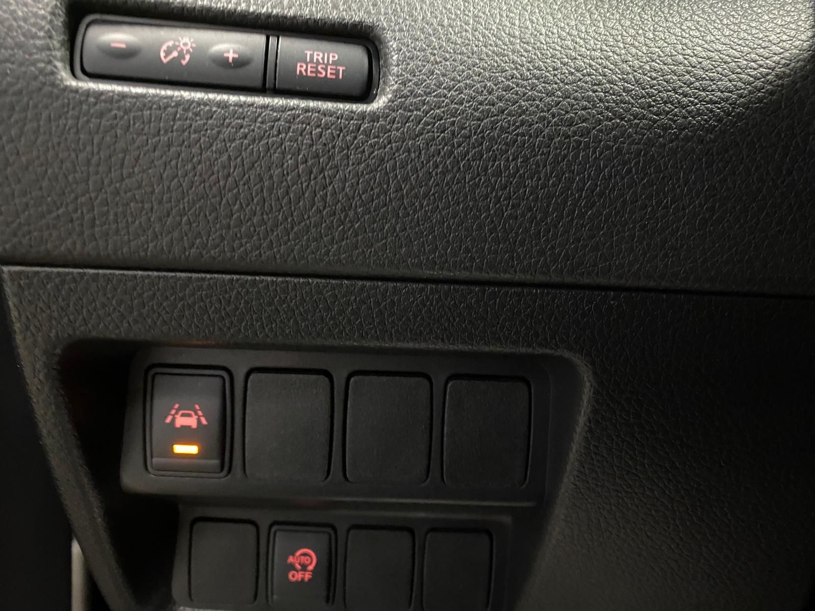 Fahrzeugabbildung Nissan Qashqai 1.2 ACENTA PANORAMA+360°KAMERA+NAVI+18"