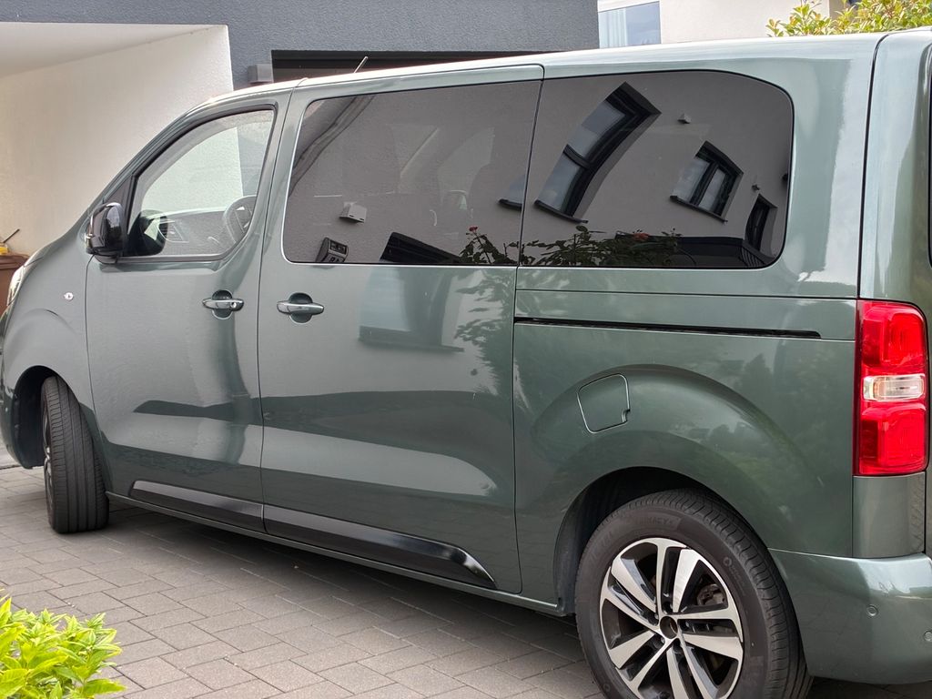 Image of Peugeot Traveller