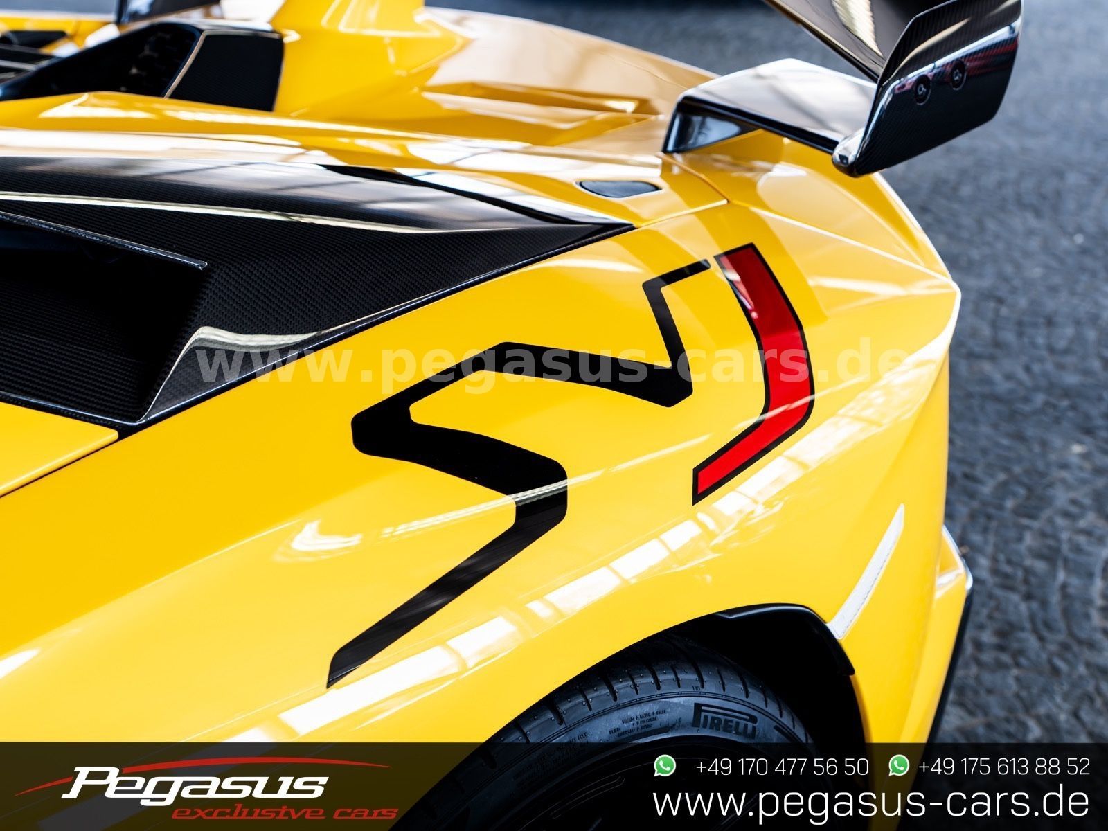 LAMBORGHINI Aventador - 22
