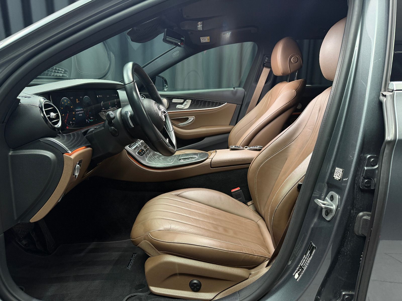 Fahrzeugabbildung Mercedes-Benz E 300 de T-Modell |BURMESTER|MULTIBEAM-LED