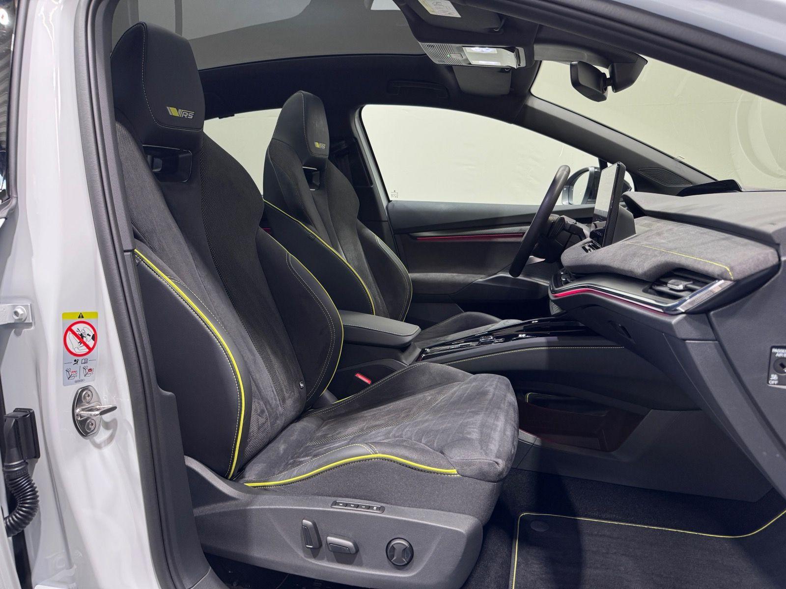 Skoda Enyaq Coupé RS | MATRIX NAVI PANO AHK HUD DCC