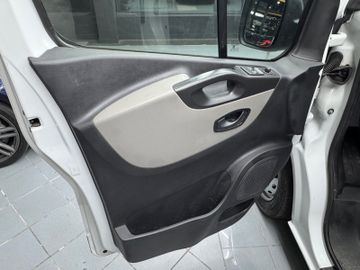 Renault Trafic - 11
