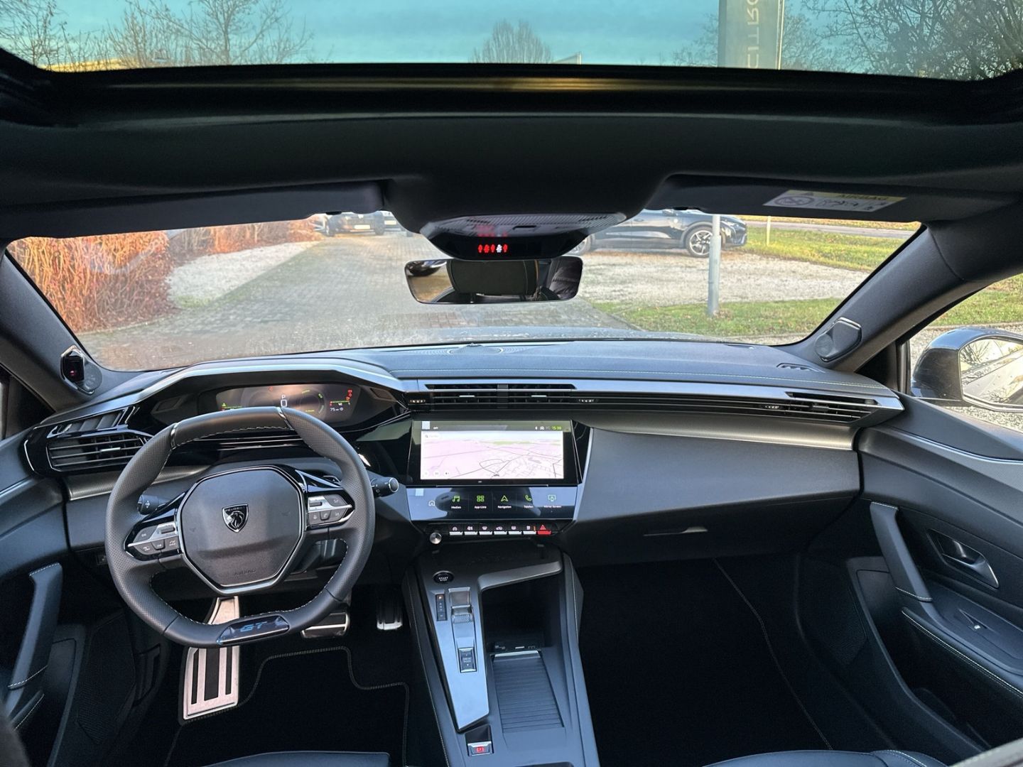 Fahrzeugabbildung Peugeot 308 SW GT HYBRID 145 e-DSC6 El. Pano Navi ACC