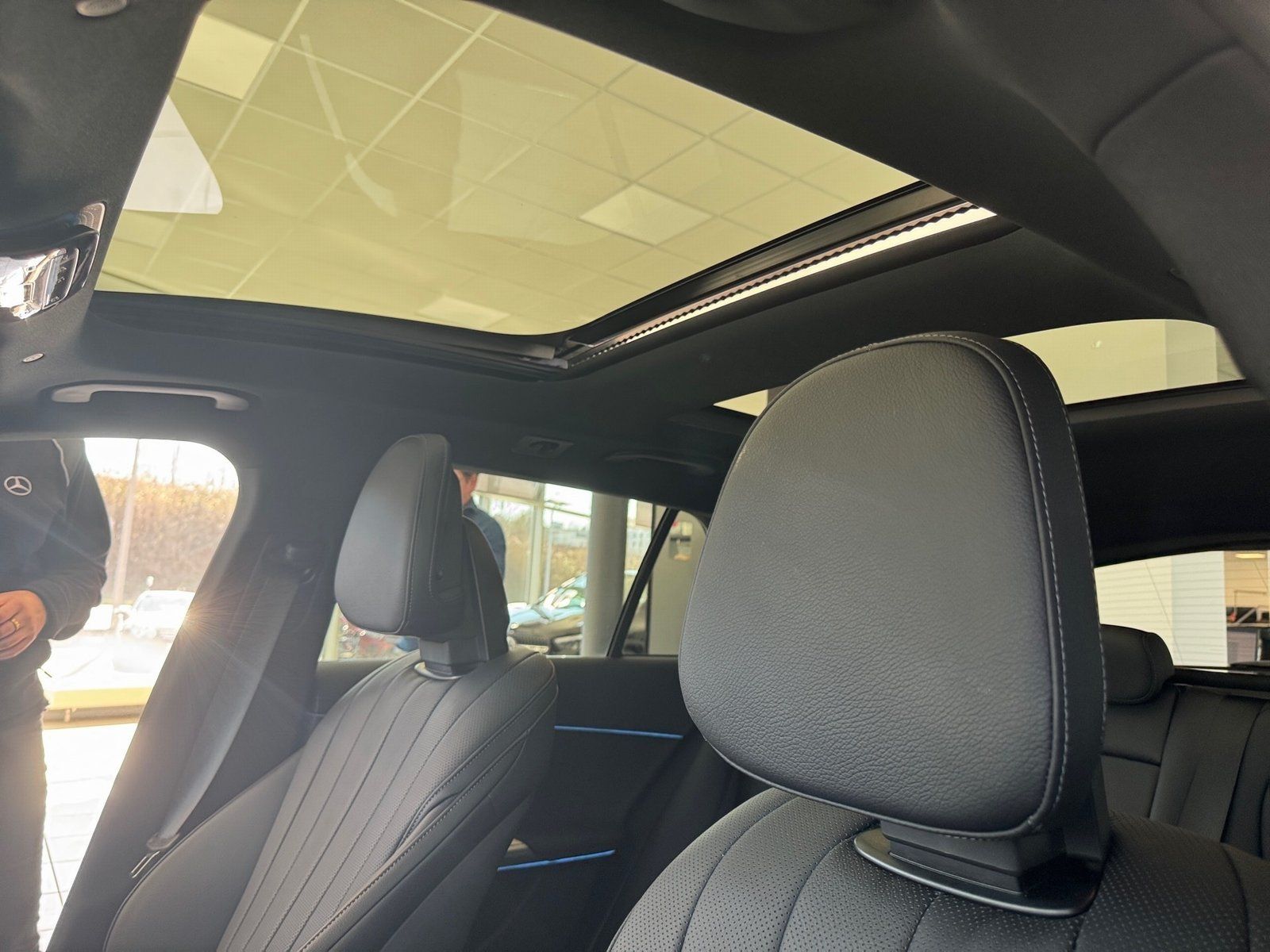 Fahrzeugabbildung Mercedes-Benz E 220 d T AMG*AHK*Pano*Distro*Totwink*360*Digita