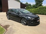 Opel Astra Sports T. 1.6 OPC Line - Opel Astra mit Benzin-Antrieb: Kombi, Opc