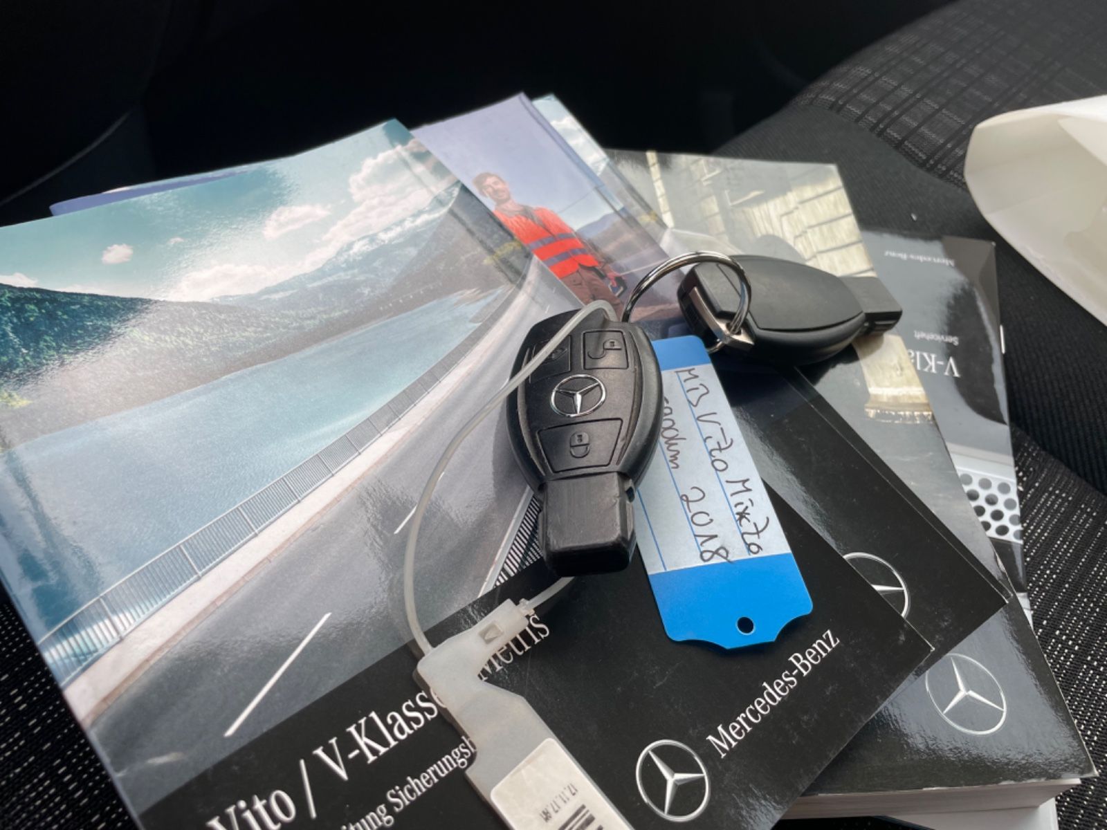 Fahrzeugabbildung Mercedes-Benz Vito Mixto 111 CDI FWD extralang *Werkstatt*