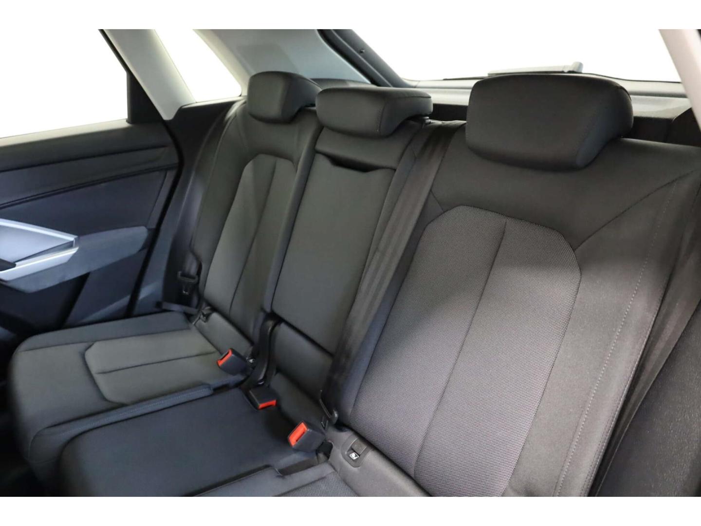 Audi Q3 35 TFSI S line S-Tronic AHK/NAV/PDC+/19'', миниатюра 11
