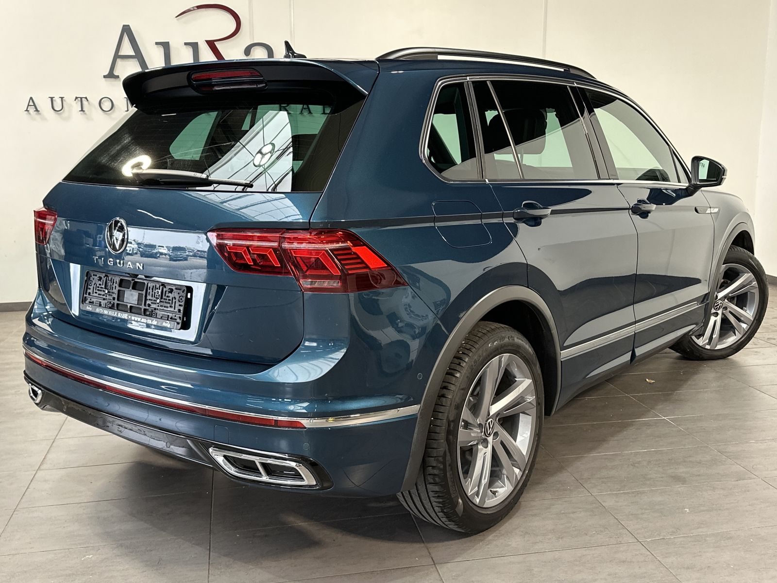 Fahrzeugabbildung Volkswagen Tiguan 2.0 TDI DSG R-Line NAV+MATRIX+AHK+ACC+KAM