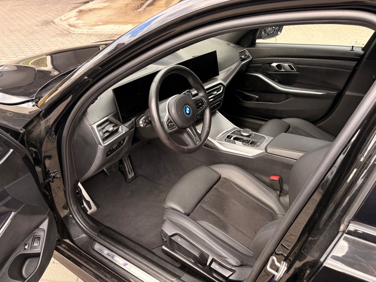 BMW 320 e M Sport Pro Touring AllBlack Facelift 1Hd foto 12