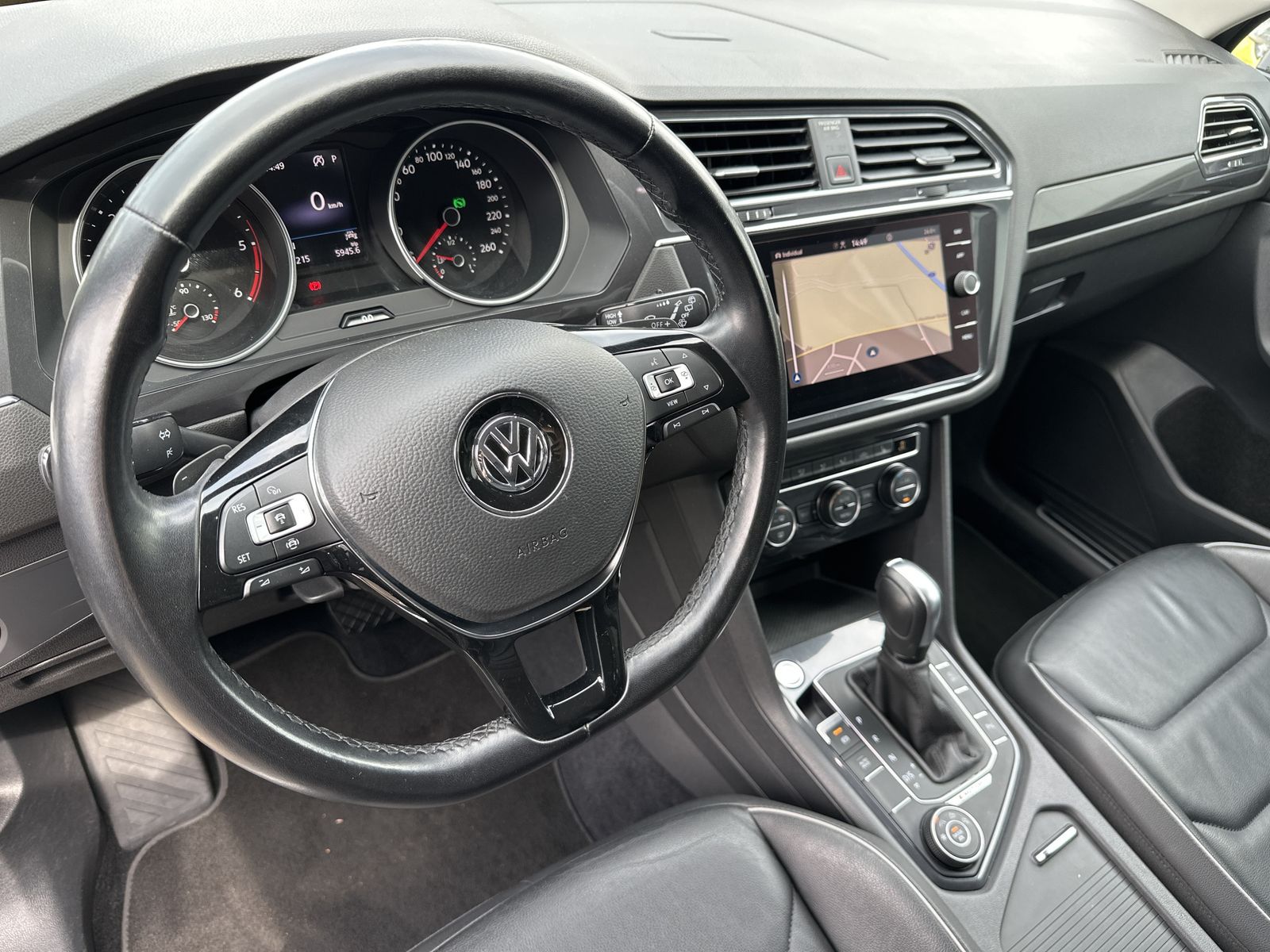 Fahrzeugabbildung Volkswagen Tiguan Allspace 2.0 TDI DSG HL 4M DSG NAV+LED+AC