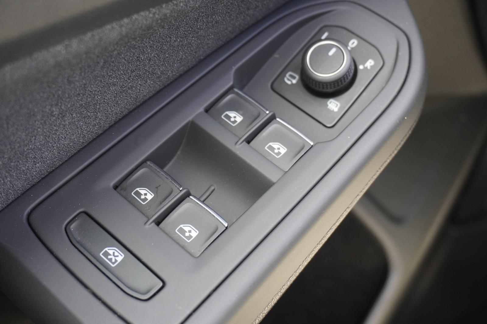 Volkswagen Golf VIII 1.5 TSI Life LED ACC Android Apple PDC, миниатюра 22
