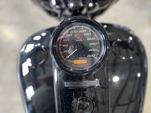 Fahrzeugabbildung Harley-Davidson FLHRXS Road King Spezial
