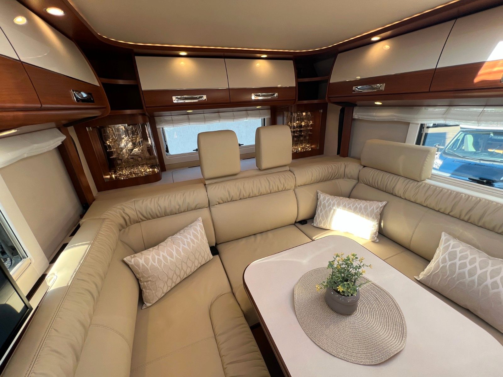 Fahrzeugabbildung Carthago Liner-for-two I 53 L Iveco