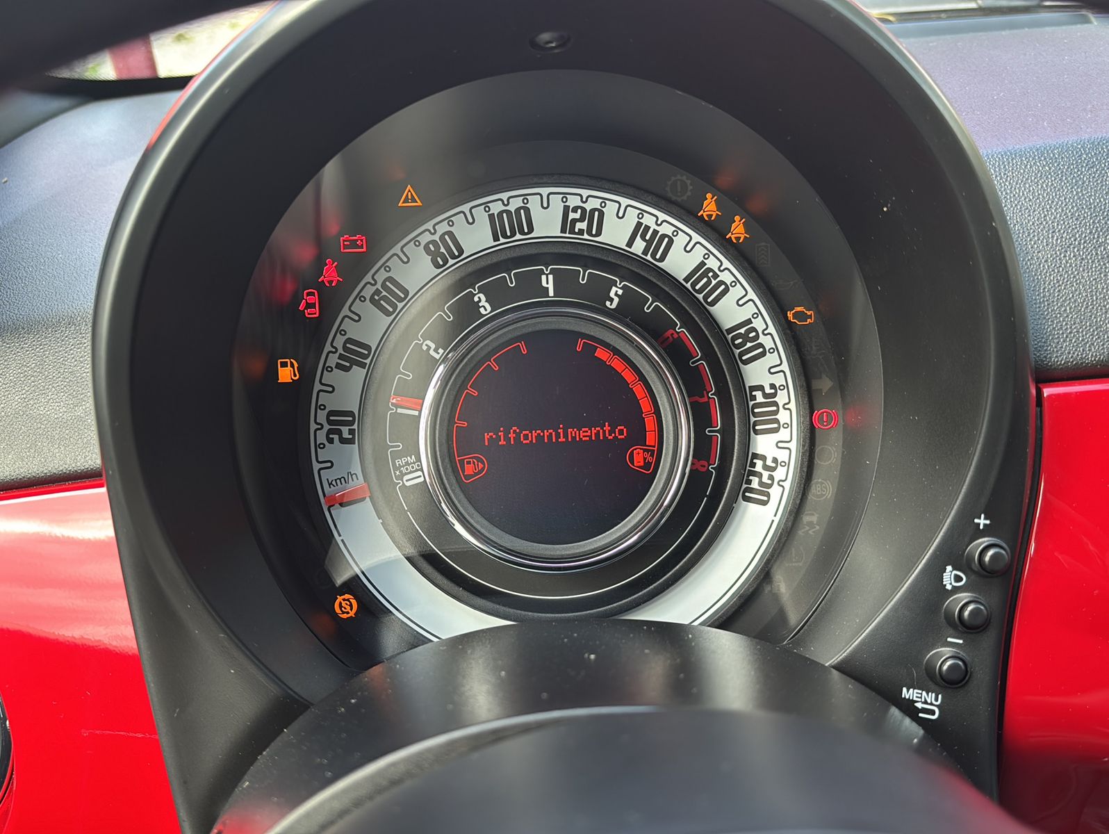 Fahrzeugabbildung Fiat 500 1.0 Hybrid Club