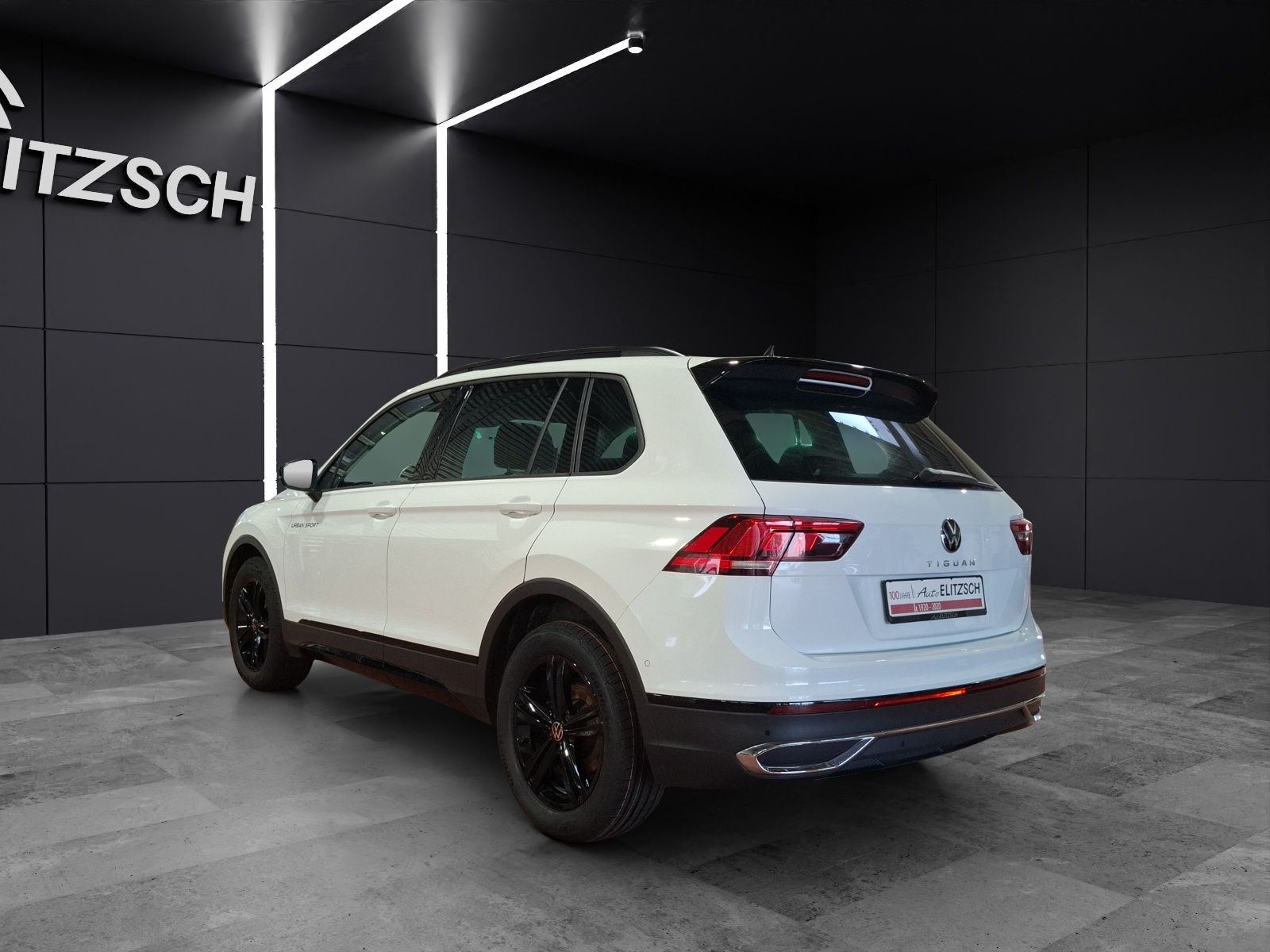 Fahrzeugabbildung Volkswagen Tiguan TDI Urban Sport DSG LED AHK Navi AID ACC