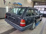 Mercedes-Benz 230T Sportline/Automatik/el. Schiebedach - schwarze Mercedes-Benz 230