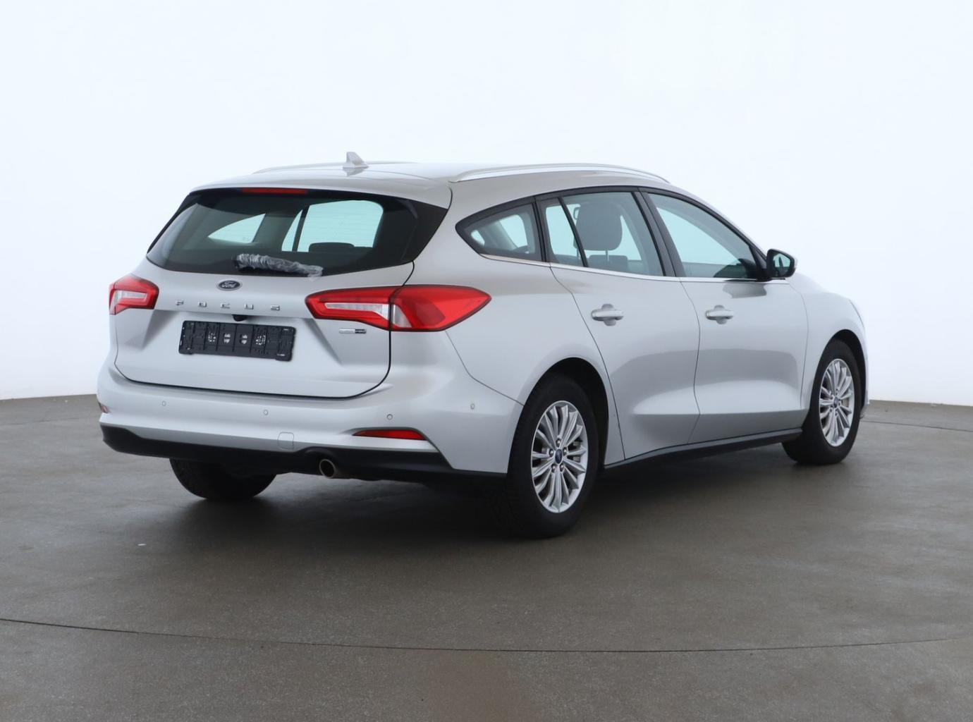 Ford Focus Turnier 1.0 TITANIUM MIT TOP AUSSTATTUNG!