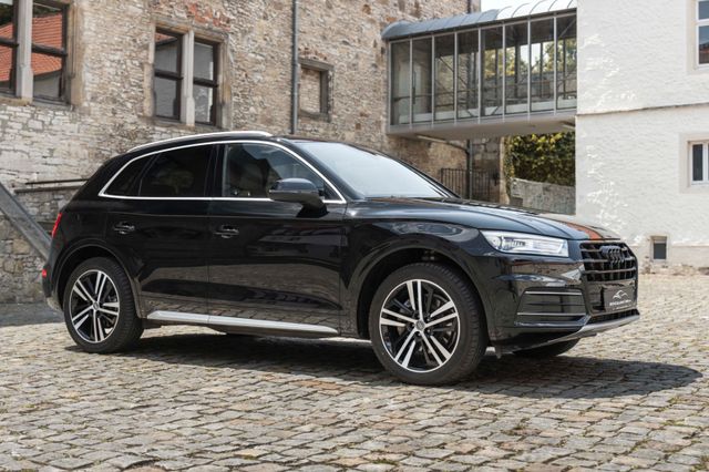 Audi Q5 45TFSI QUATTRO LED KAM ALCANTARA TOTW NAV