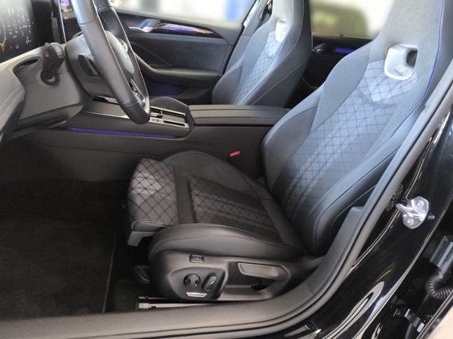 Fahrzeugabbildung Volkswagen Passat Variant 2.0 TDI DSG R-LINE MATRIX-LED NAV