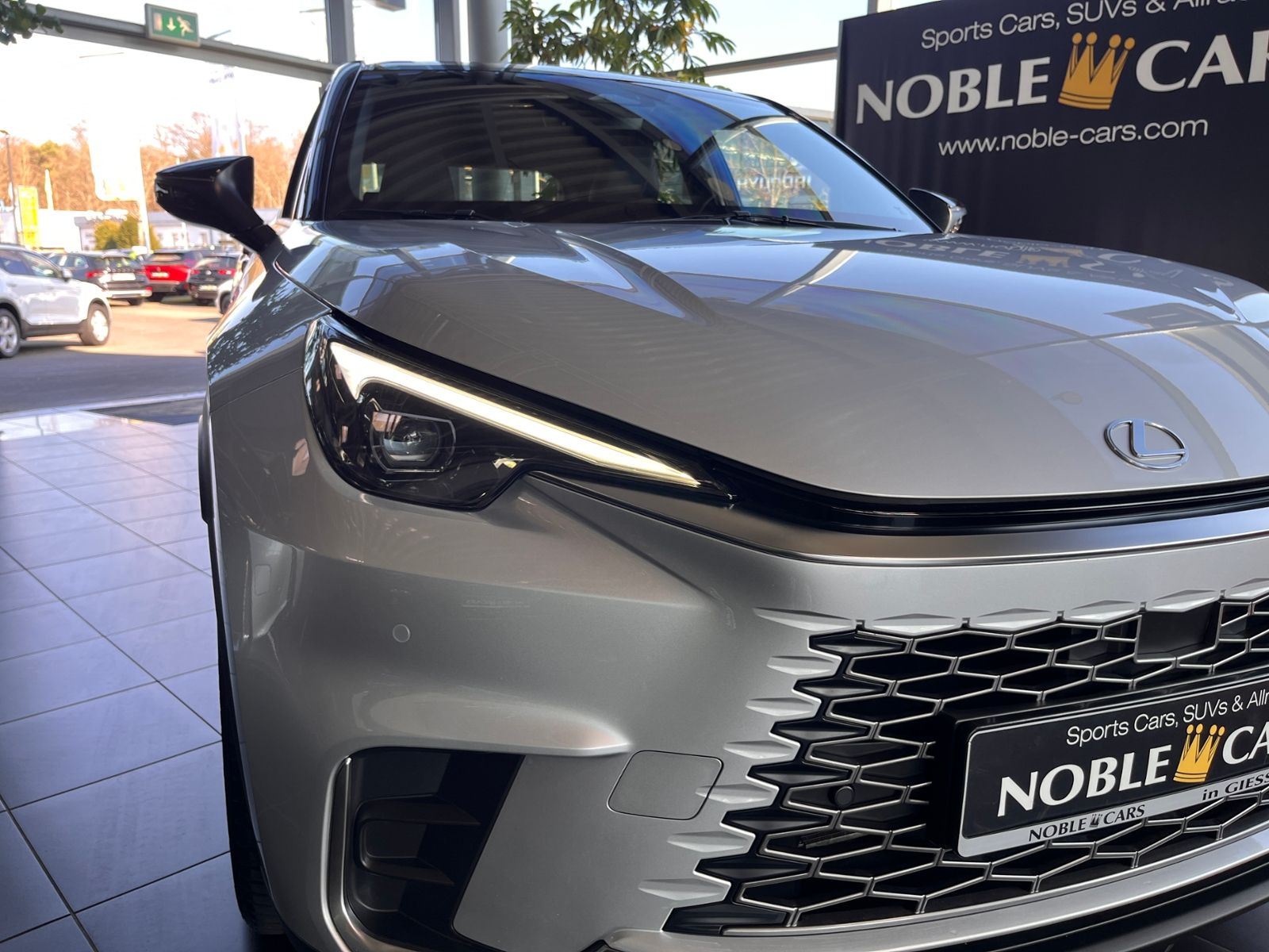 Fahrzeugabbildung Lexus LBX FWD Emotion LED NAV SHZ RFK 18"