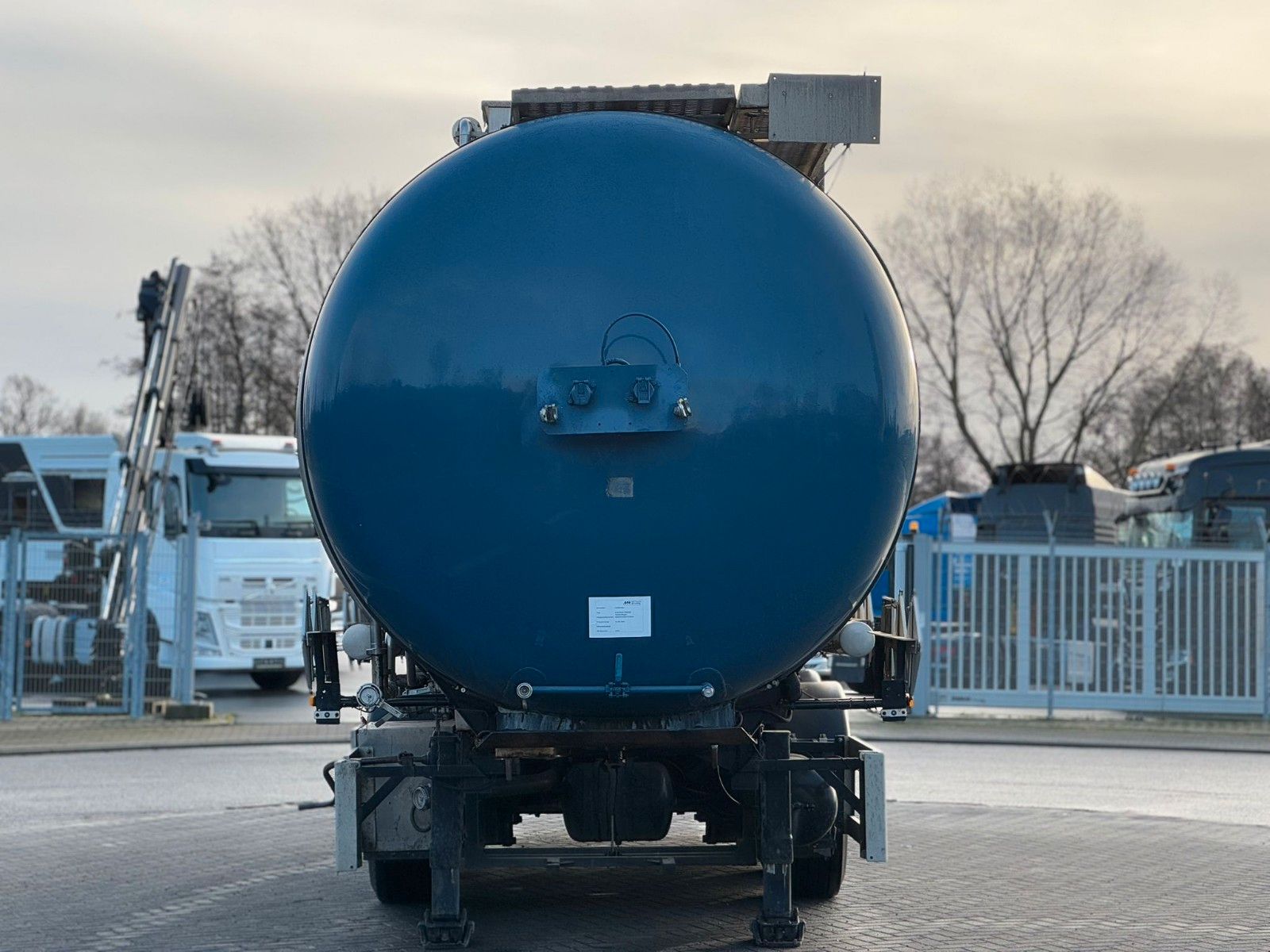 Fahrzeugabbildung Feldbinder 3 Kammer VA Chemie Tankauflieger