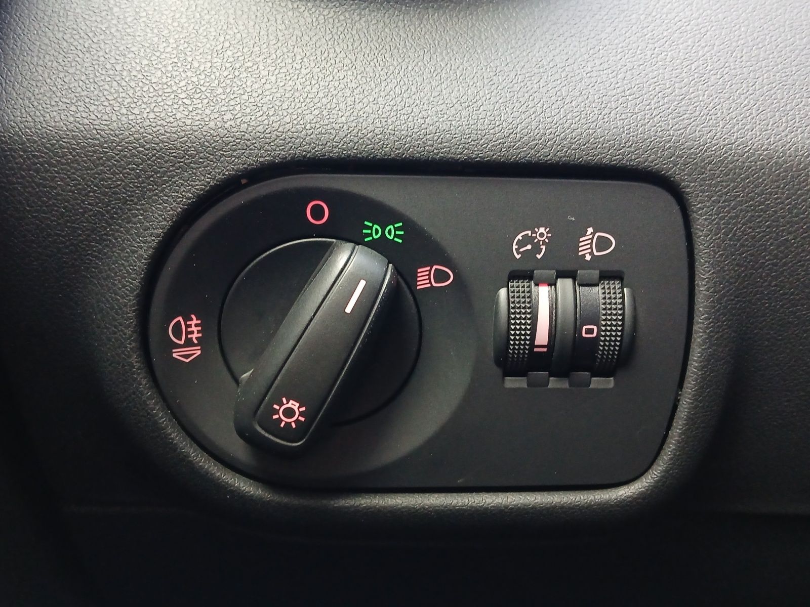 Fahrzeugabbildung Audi A1 Sportback TFSI basis GRA SH