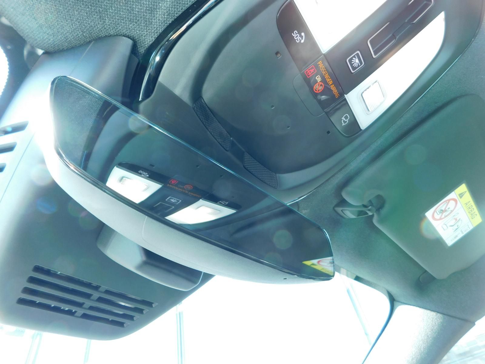 Fahrzeugabbildung Volvo XC40 B3 Plus Dark