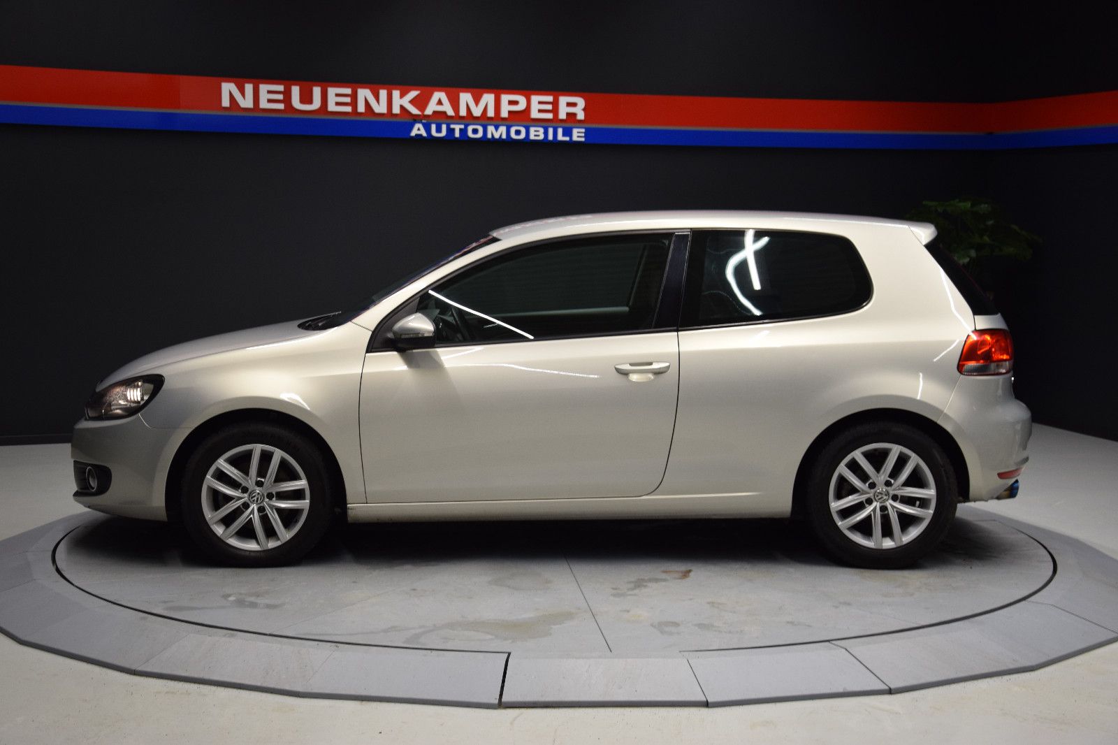 Fahrzeugabbildung Volkswagen Golf VI Comfortline PDC AHK