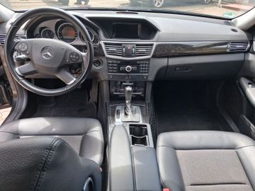 Mercedes E 200 - 8