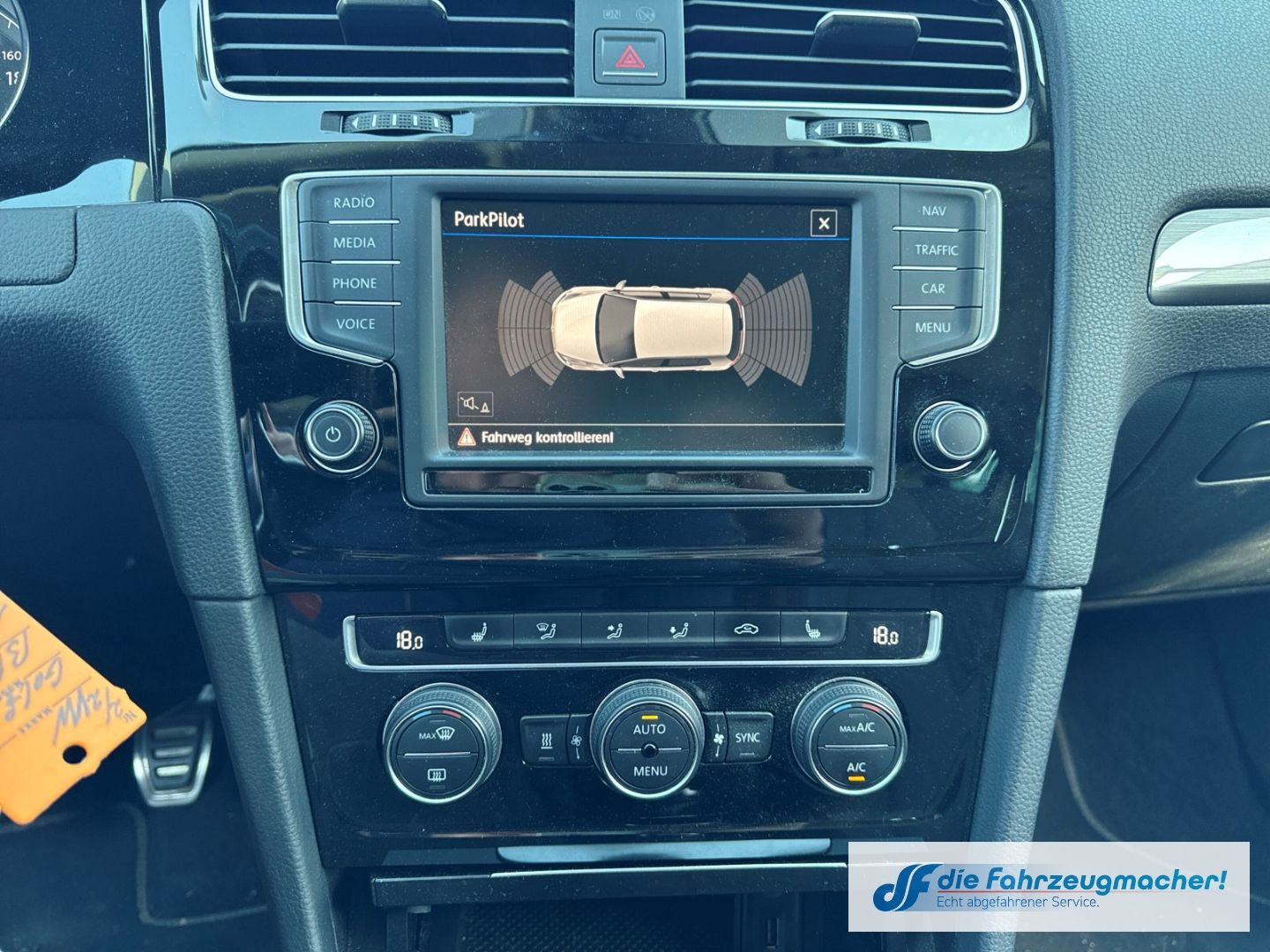 Fahrzeugabbildung Volkswagen Golf VII Allstar BMT Navi Bi-Xenon *EXPORT
