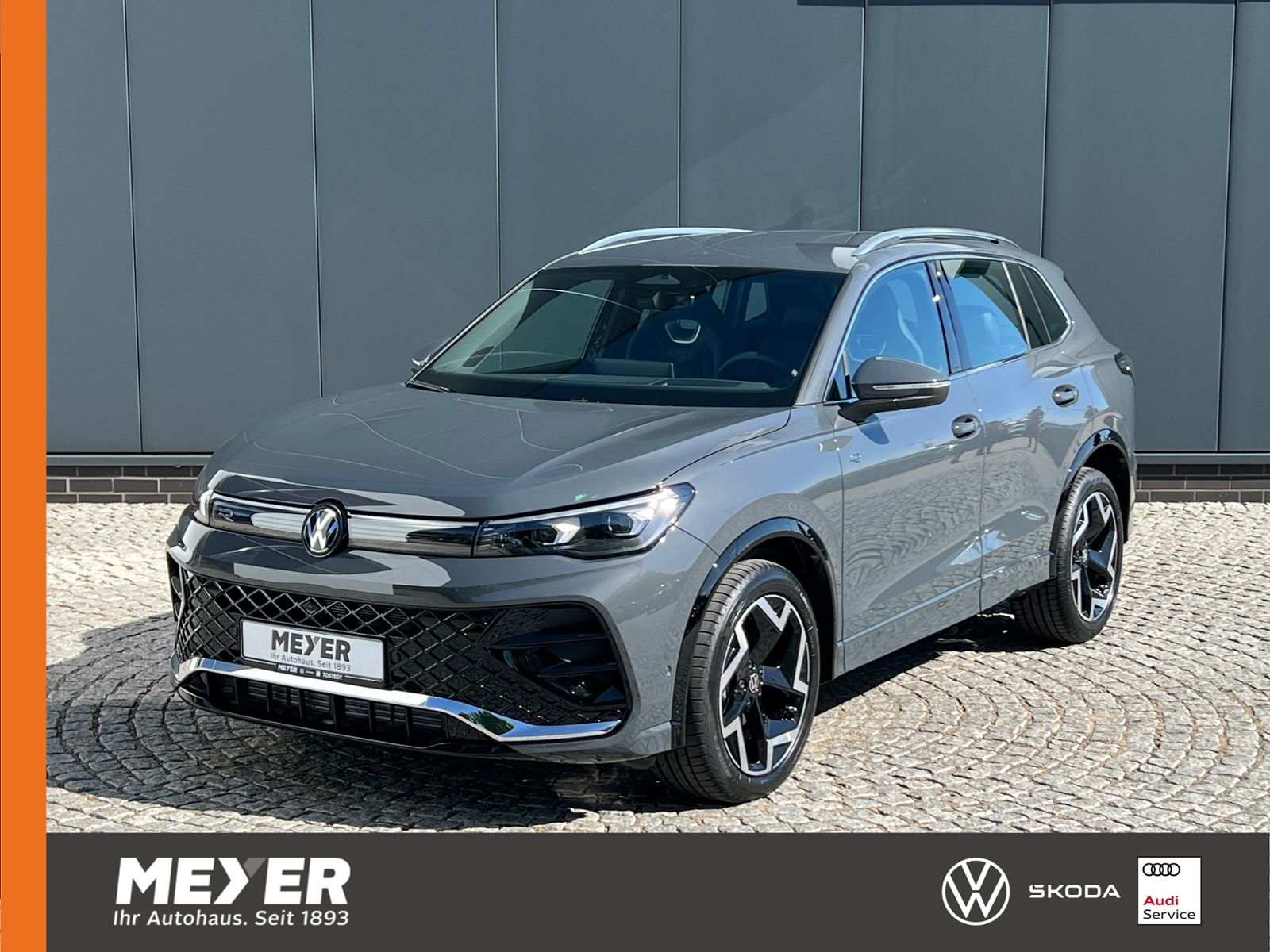 Fahrzeugabbildung Volkswagen Tiguan R-Line 1.5 eTSI DSG *AHK, IQ.Light, ACC,