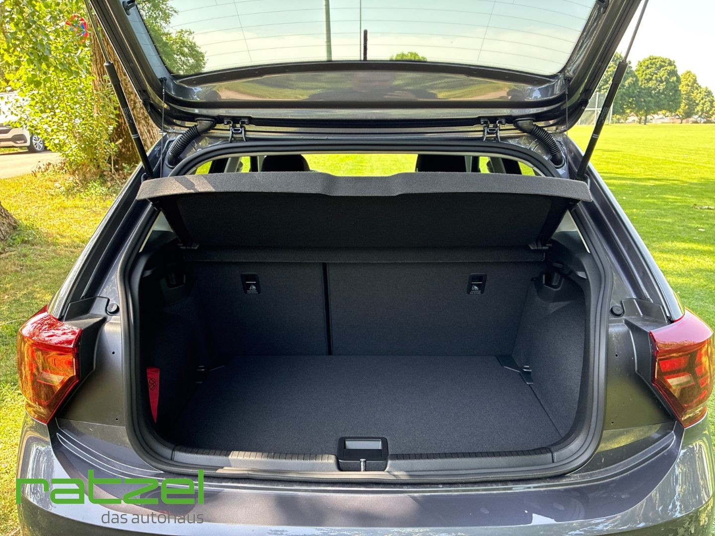 Fahrzeugabbildung Volkswagen Polo Life 1.0 TSI DSG LIEF+SITZH.+IQ.DRIVE+