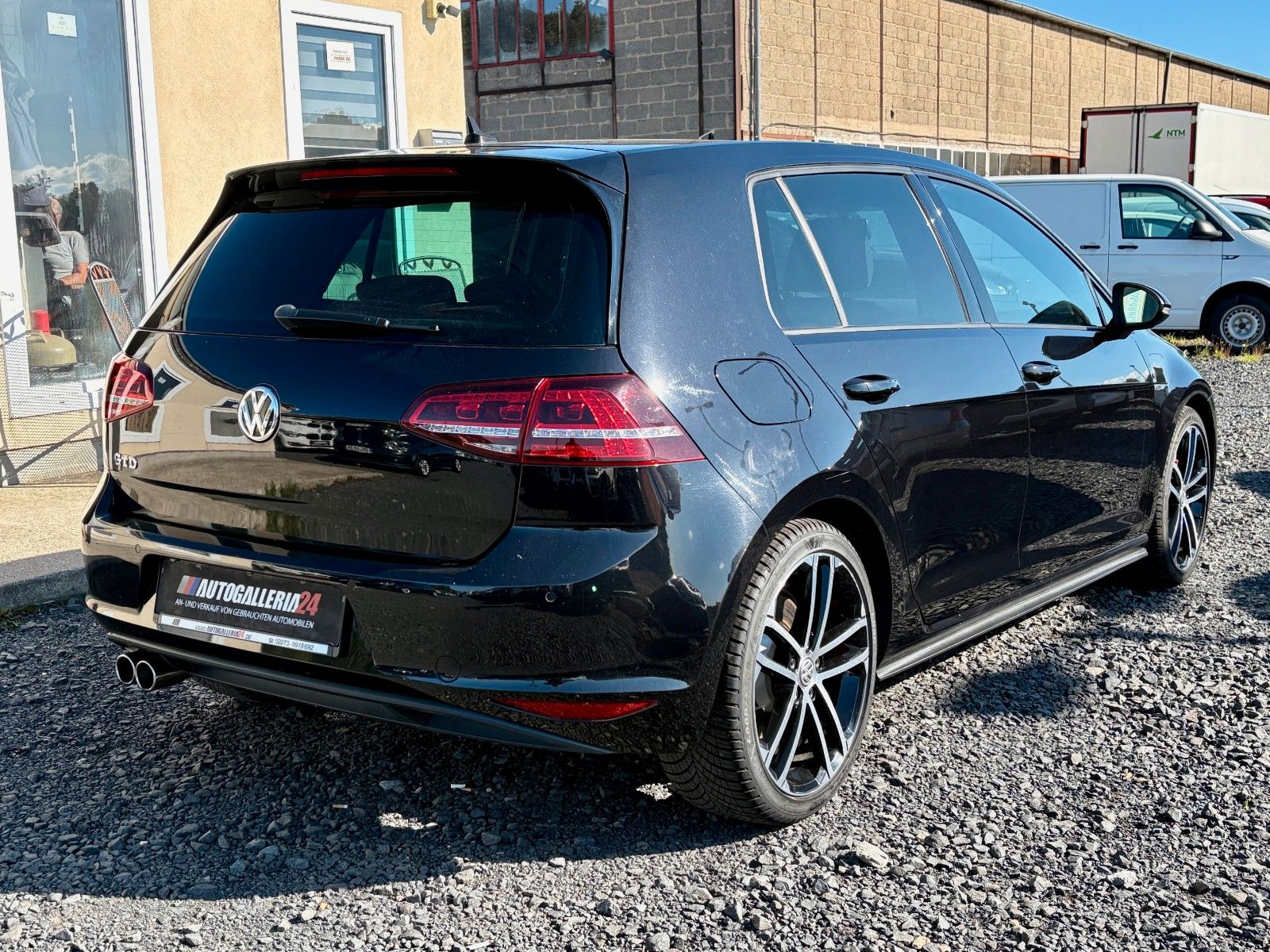 Fahrzeugabbildung Volkswagen Golf VII DSG GTD SPORT Navi Xenon 1.HAND AHK PDC