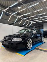 Audi RS4 2.7 quattro - fast alles neu - Audi RS4 aus 2001: Kombi