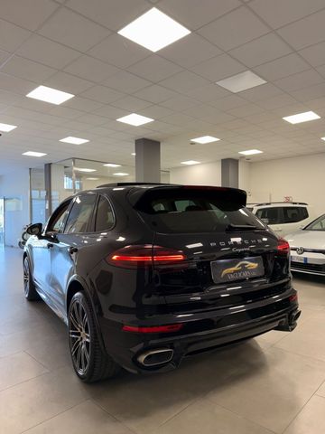 PORSCHE Porsche Cayenne 3.0 Diesel Platinum Edition