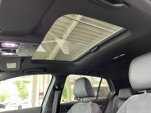 Fahrzeugabbildung Volkswagen Golf EDITION 50 1.5 eTSI DSG EDITION 50 AHK DCC