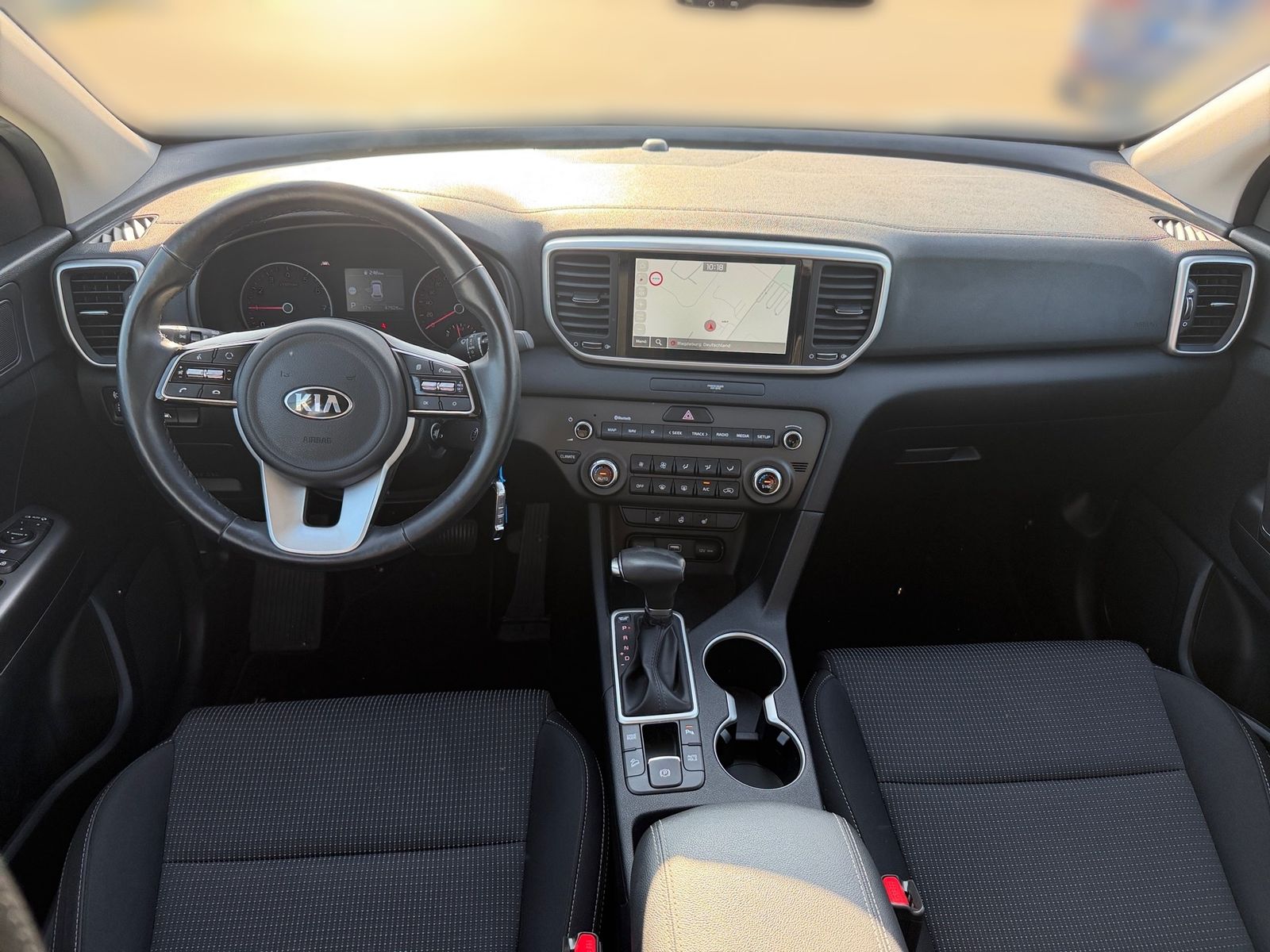 Fahrzeugabbildung Kia SPORTAGE 1.6T 2WD DCT7 VISION KOM