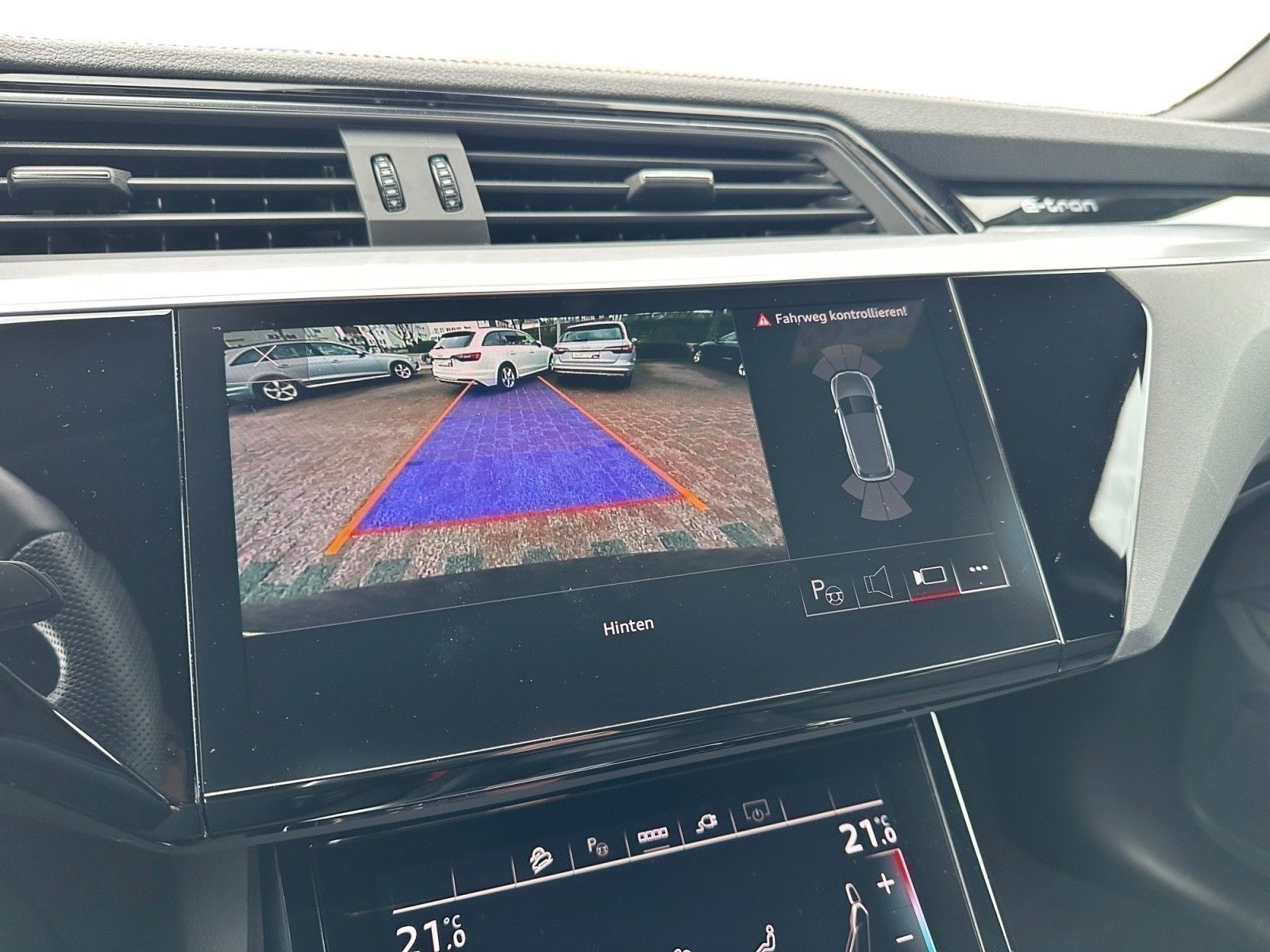 Audi Q8 e-tron - Bild 26