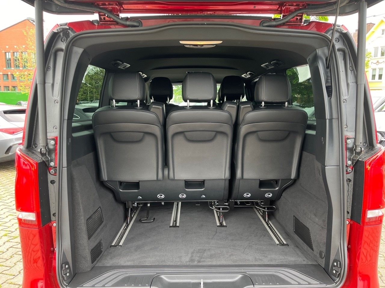 Fahrzeugabbildung Mercedes-Benz V 250 d Edition AMG*Standheizung*LED*AHK*Distron